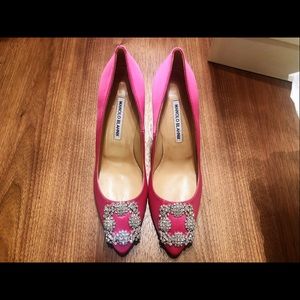 Size 8 gorgeous new pink Manolo blahnik